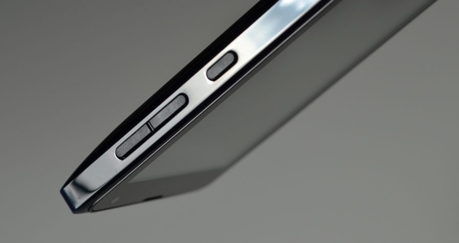 Das Lumia 532 ist mit 11,6 mm Tiefe eines der klobigsten Lumias.