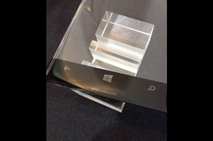 Lumia-940-Display-Glas-Leak
