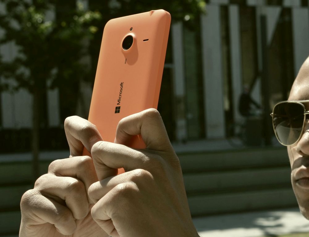 Lumia 640 XL orange