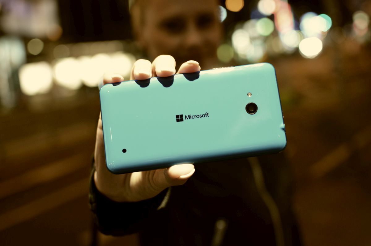 Lumia640blau