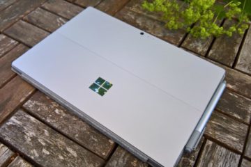 Surface Pro 2017 zugeklappt