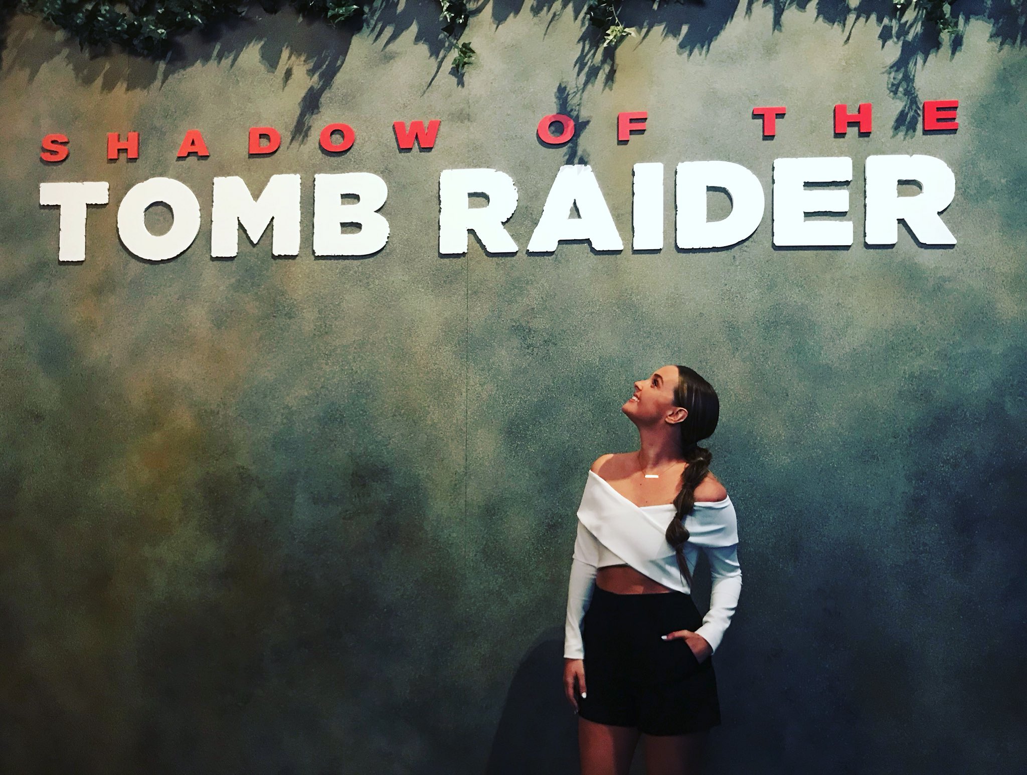 Camilla Luddington wird Shadow of the Tomb Raider in einer brandneuen Episode von Xbox Live Sessions diese Woche auf der Xbox One X spielen.