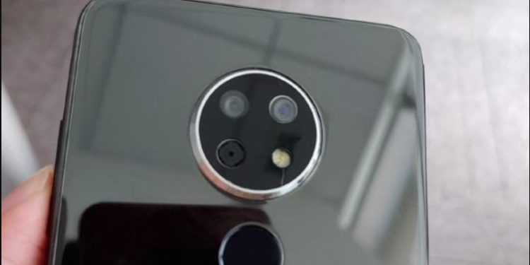 Wiedergutmachung für Nokia 9? Nokia Triple-Kamera Smartphone taucht auf