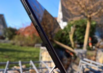 Surface Pro X zwei USB C Anschlüsse auf linker Seite