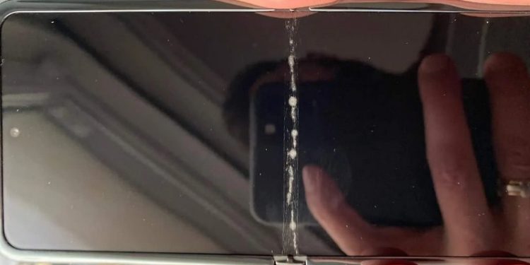 War zu erwarten: Bilder zeigen „zerbrochenes“ Samsung Galaxy Z Flip